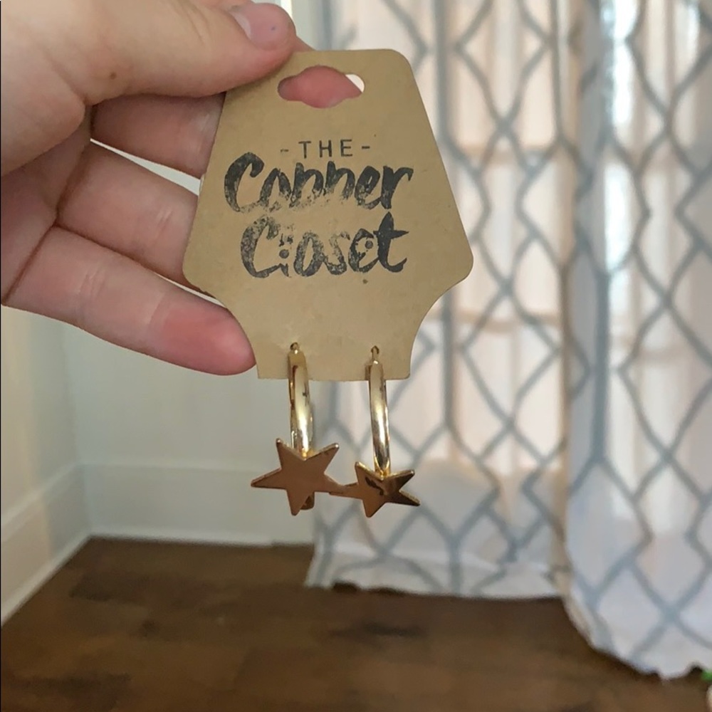 gold star earrings